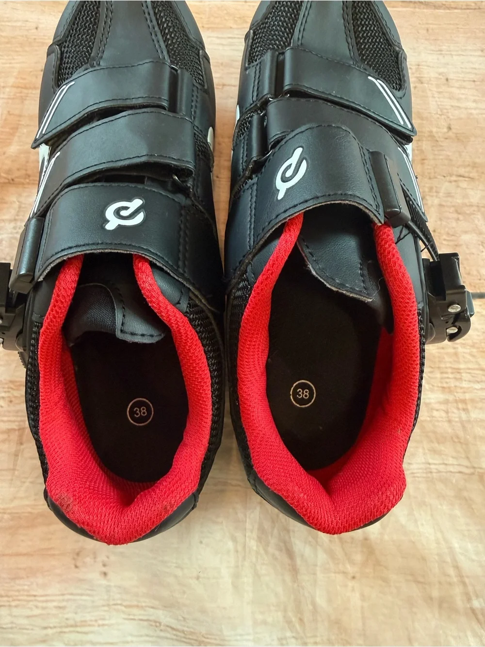 Peloton Cycling Shoes with Cleats Size 38 / Women's 7 Black Red White- Excellent